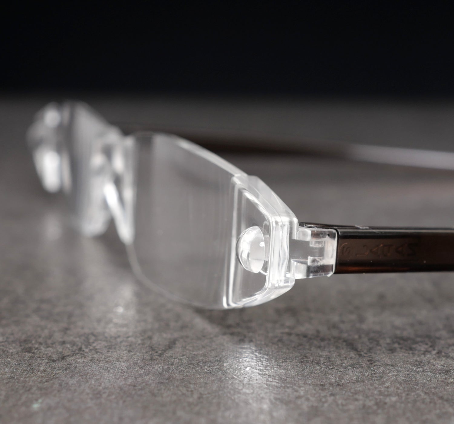 Läsglasögon med japansk optik